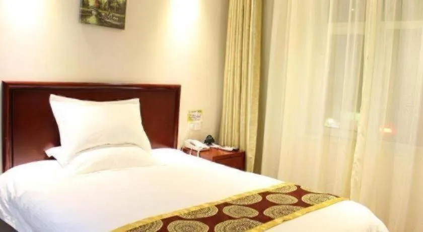 Bed in GreenTree Inn Heze Mudan Road Bus Terminal Station Express Hotel