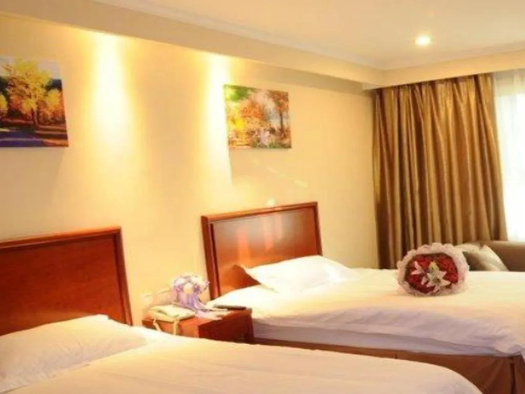 Bed in GreenTree Inn Heze Mudan Road Bus Terminal Station Express Hotel