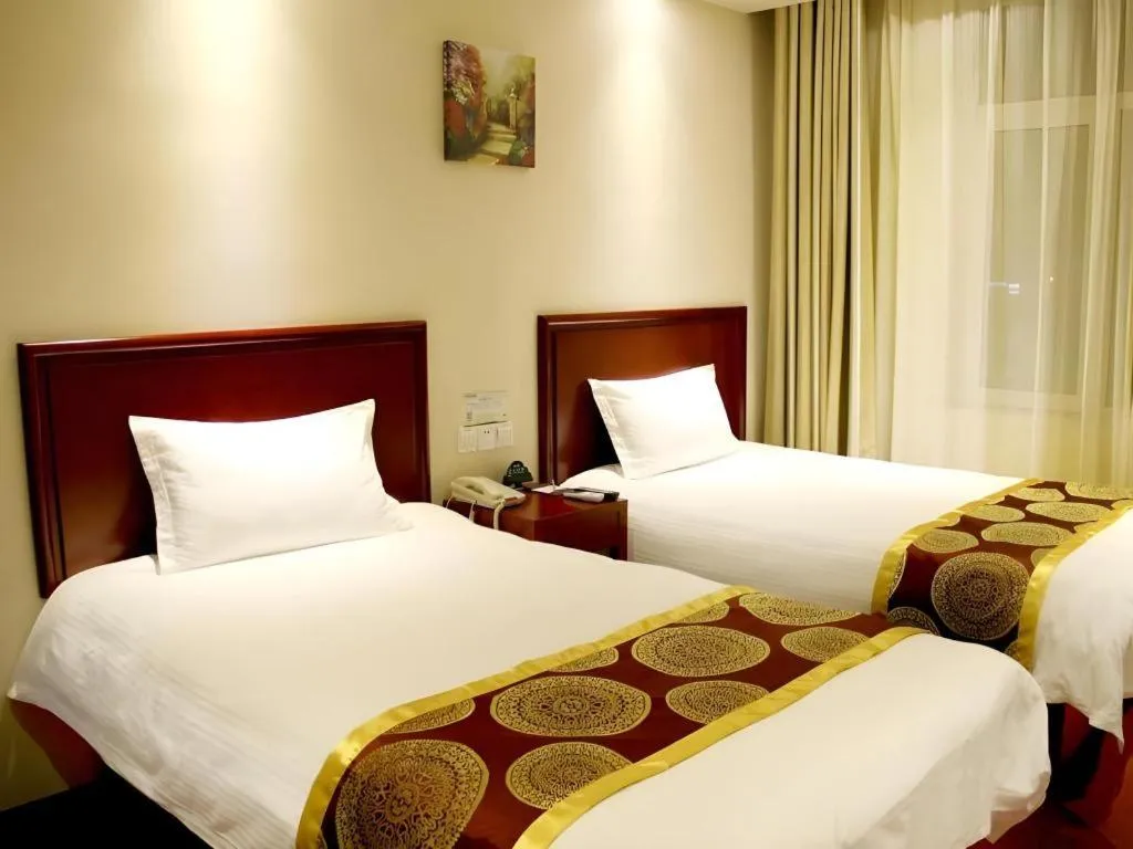 Bed in GreenTree Inn Heze Mudan Road Bus Terminal Station Express Hotel
