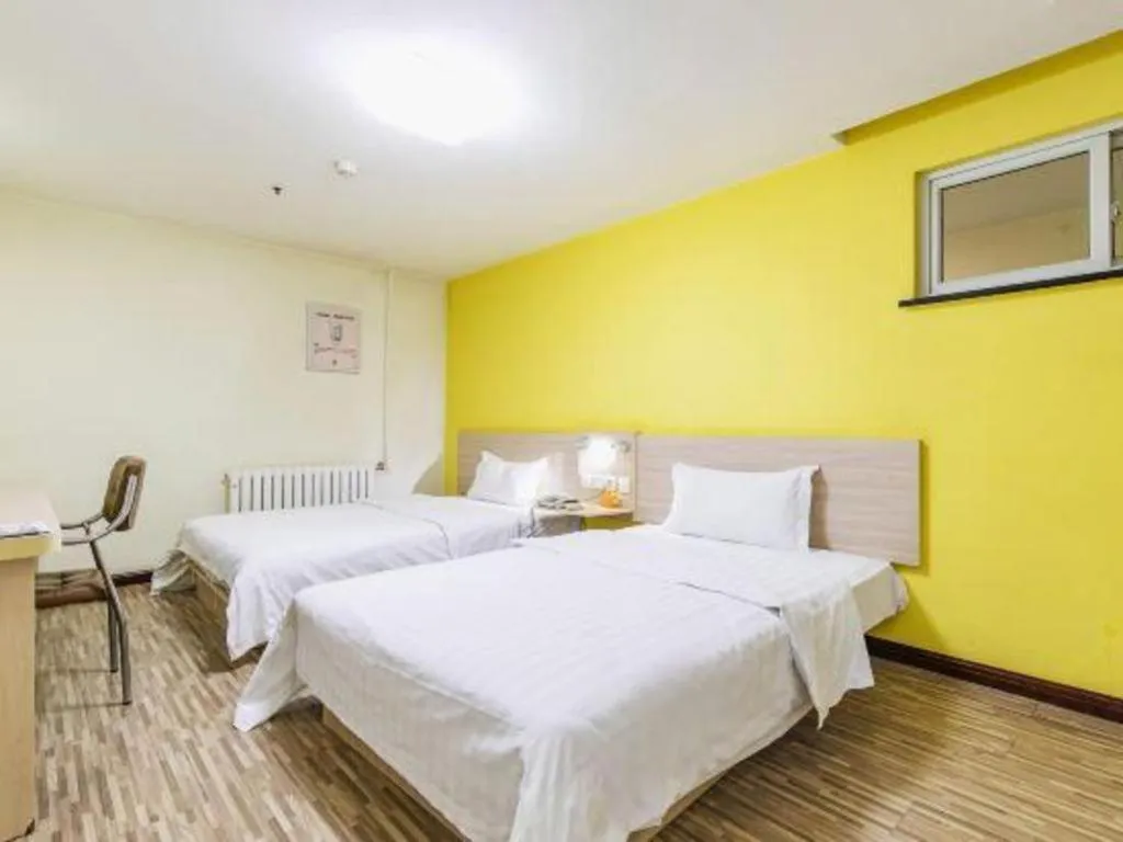 Bed in 7 Days Inn Tianjin Binhai New District Yujiabao Metro Station