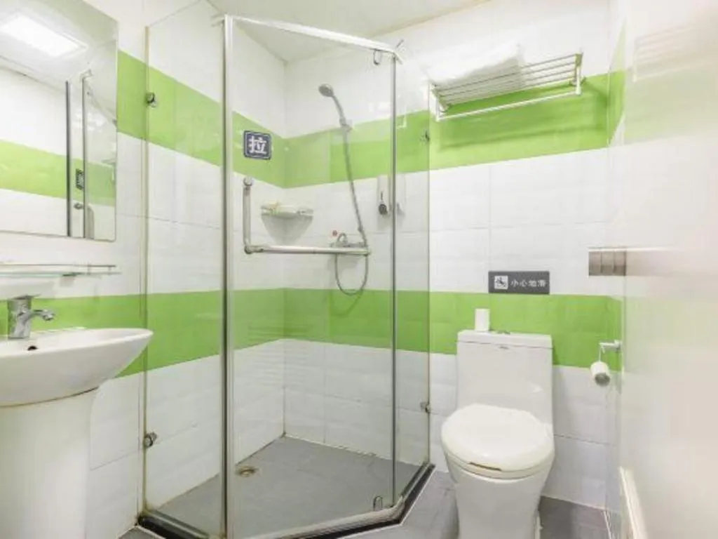 7 Days Inn Tianjin Binhai New District Yujiabao Metro Station