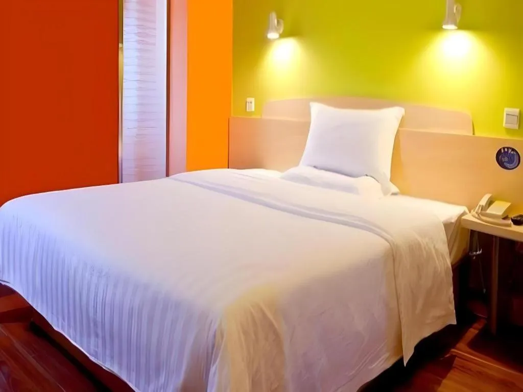 Bed in 7 Days Inn Luoyang Railway Station Wangcheng Avenue