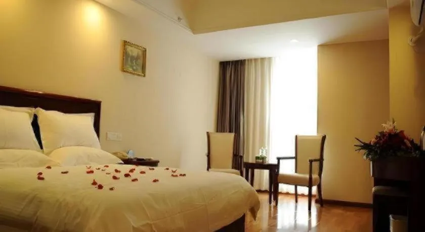 Bed in GreenTree Inn Chengdu North Railway Station Beichengtianjie Business Hotel