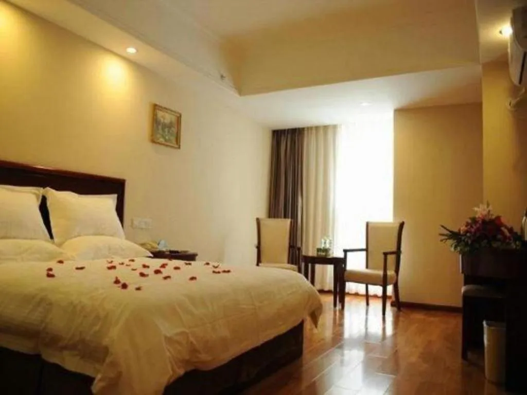 Bed in GreenTree Inn Chengdu North Railway Station Beichengtianjie Business Hotel