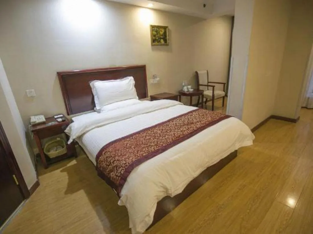 Bed in GreenTree Inn Chengdu North Railway Station Beichengtianjie Business Hotel