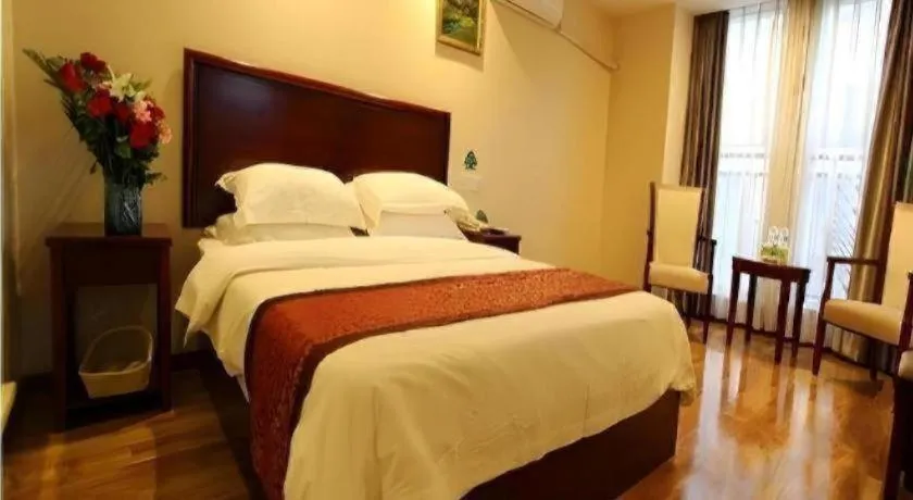 Bed in GreenTree Inn Chengdu North Railway Station Beichengtianjie Business Hotel