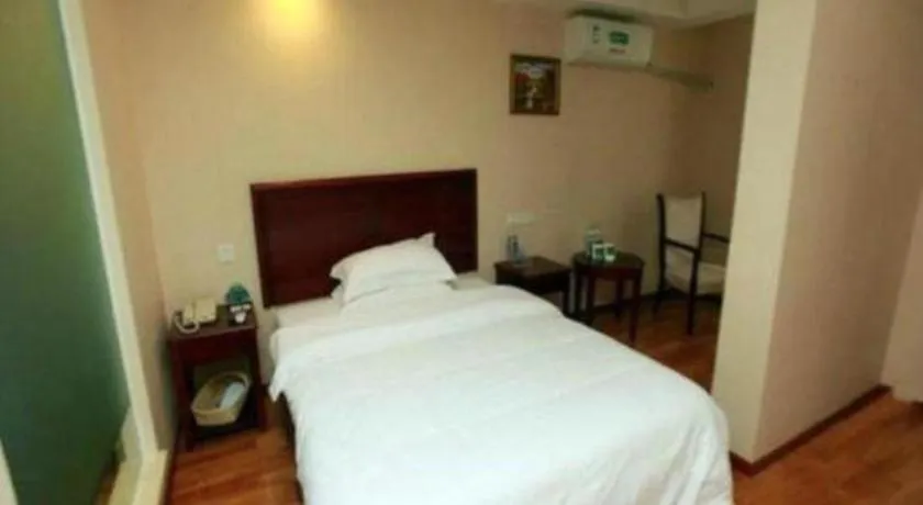 Bed in GreenTree Inn Chengdu North Railway Station Beichengtianjie Business Hotel