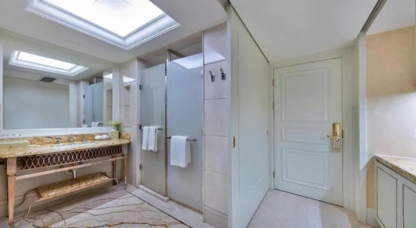 Lake Piedmont International Hotel