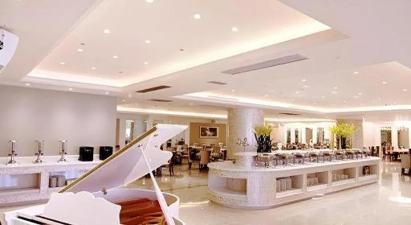 Lake Piedmont International Hotel