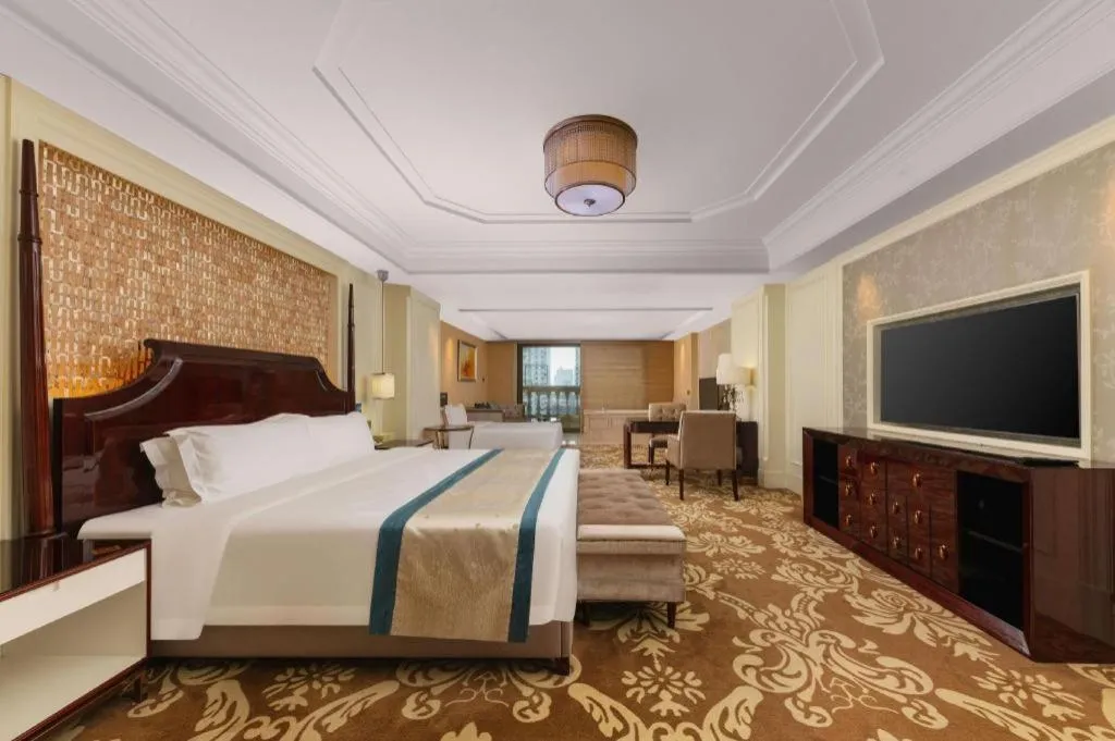 Bed in Lake Piedmont International Hotel