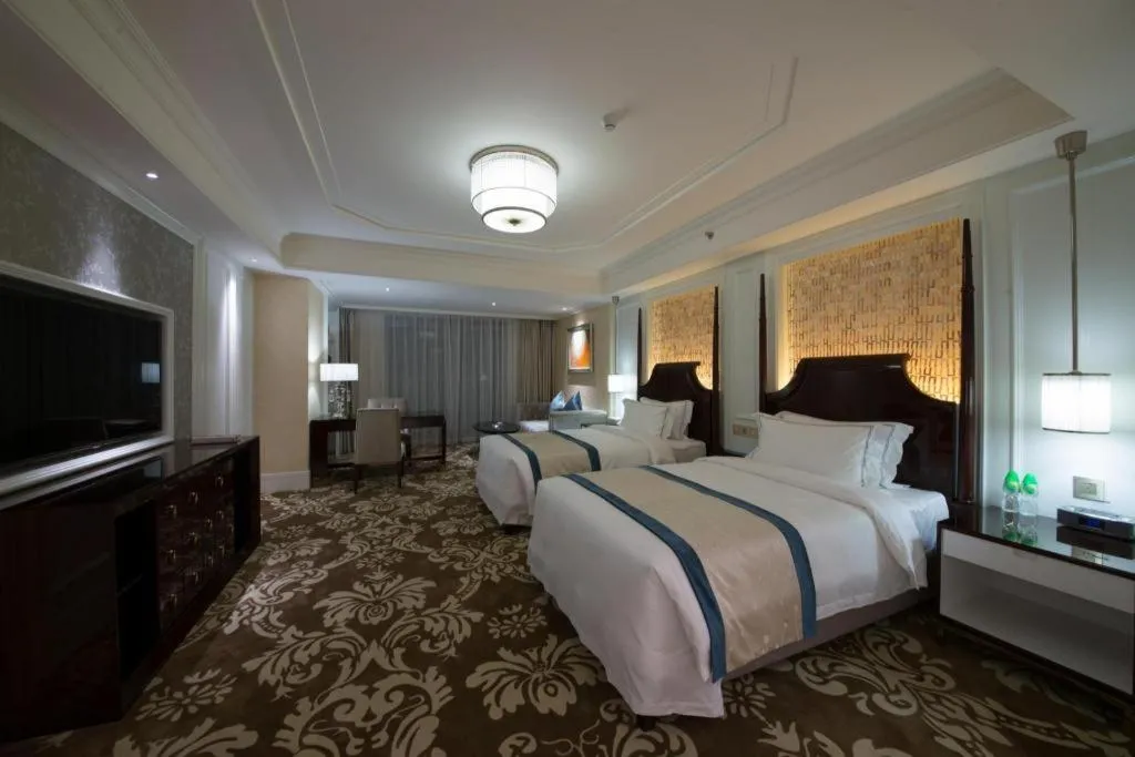 Bed in Lake Piedmont International Hotel