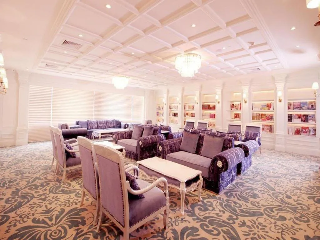 Lake Piedmont International Hotel