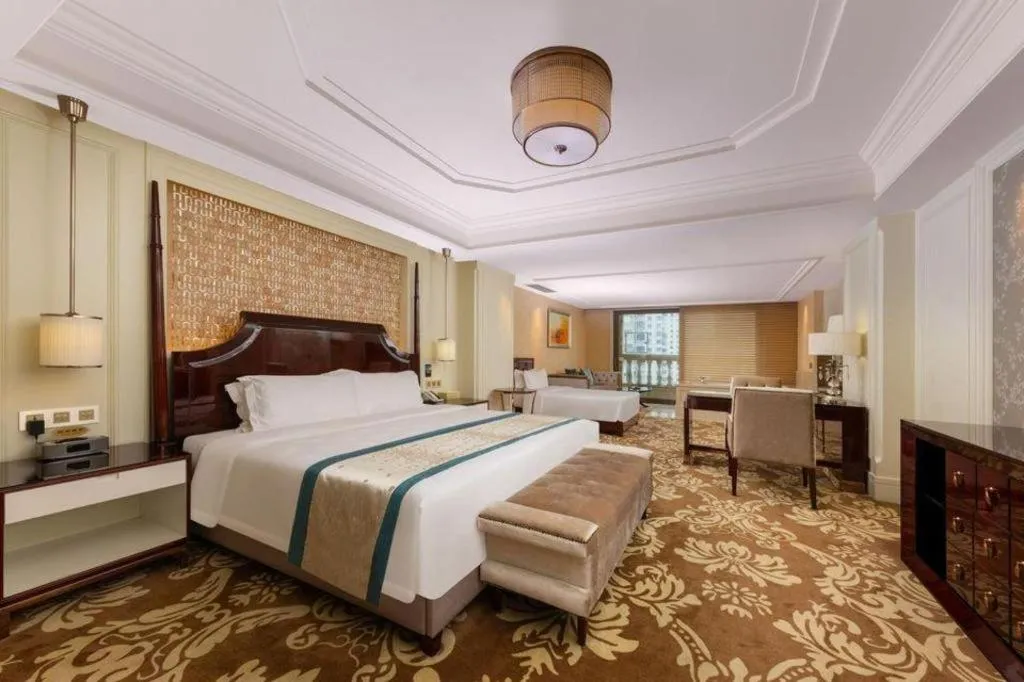 Bed in Lake Piedmont International Hotel