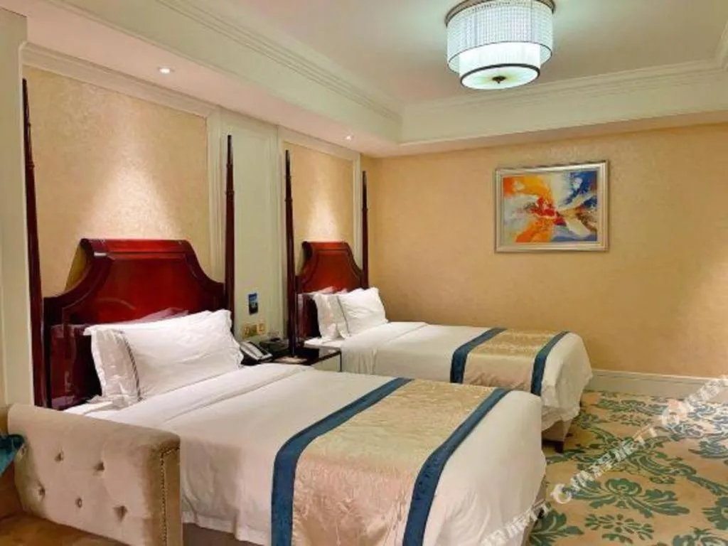 Bed in Lake Piedmont International Hotel