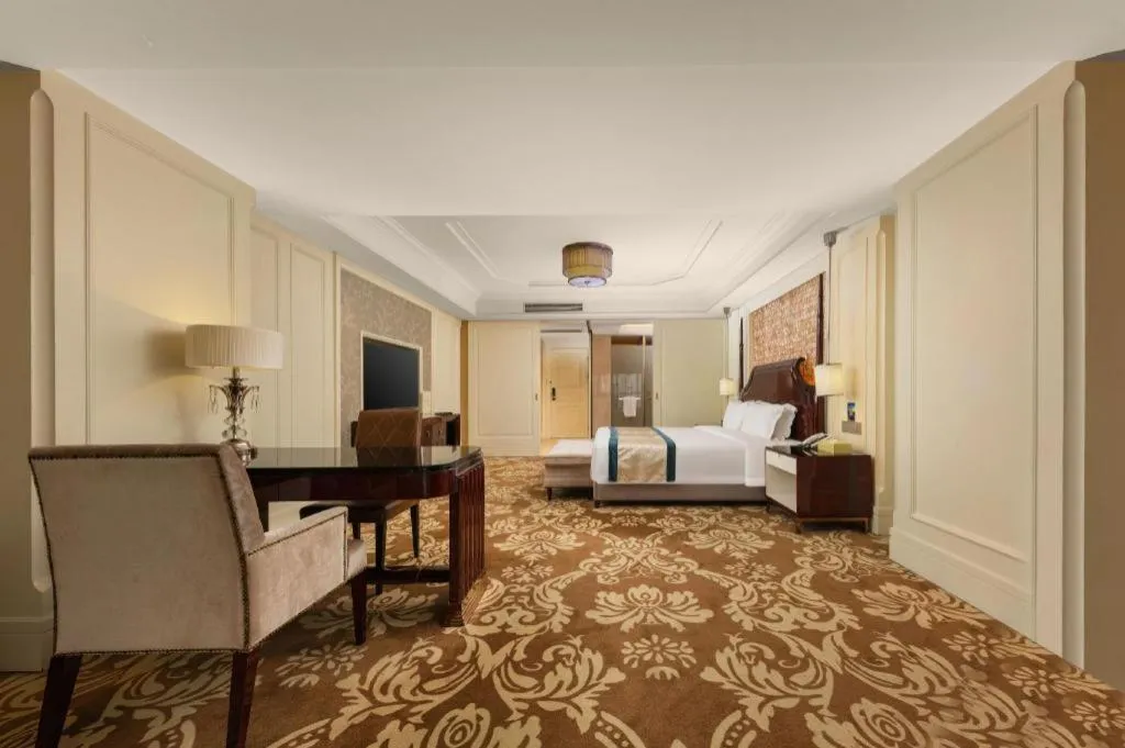 Bed in Lake Piedmont International Hotel