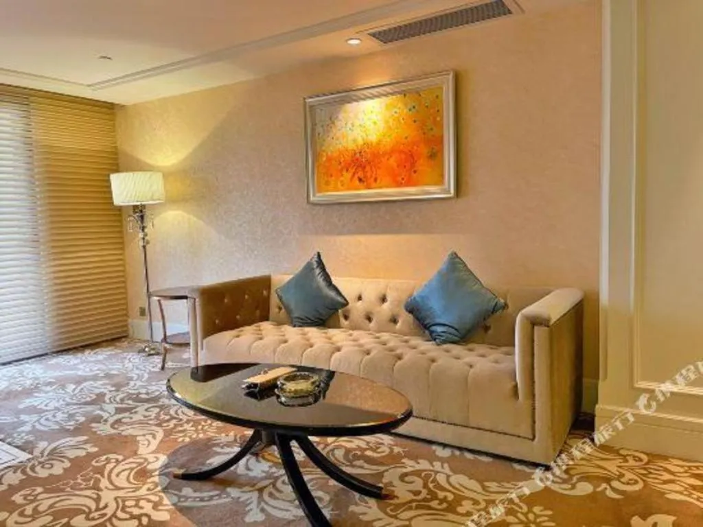 Lake Piedmont International Hotel