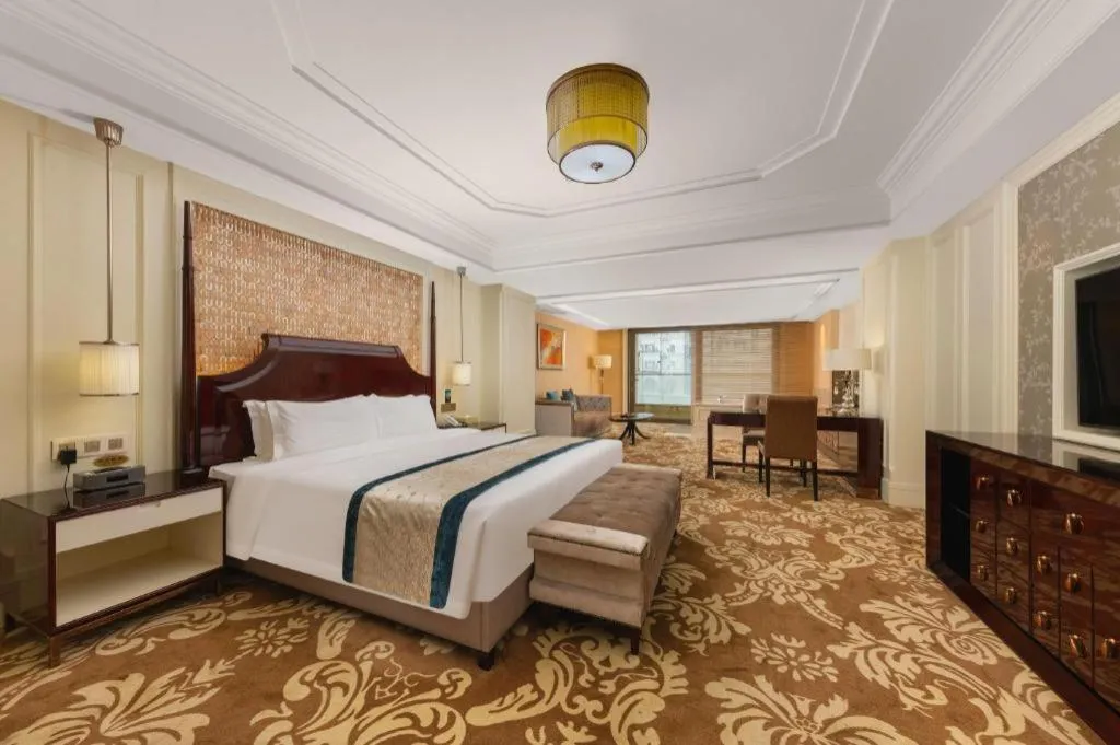 Bed in Lake Piedmont International Hotel