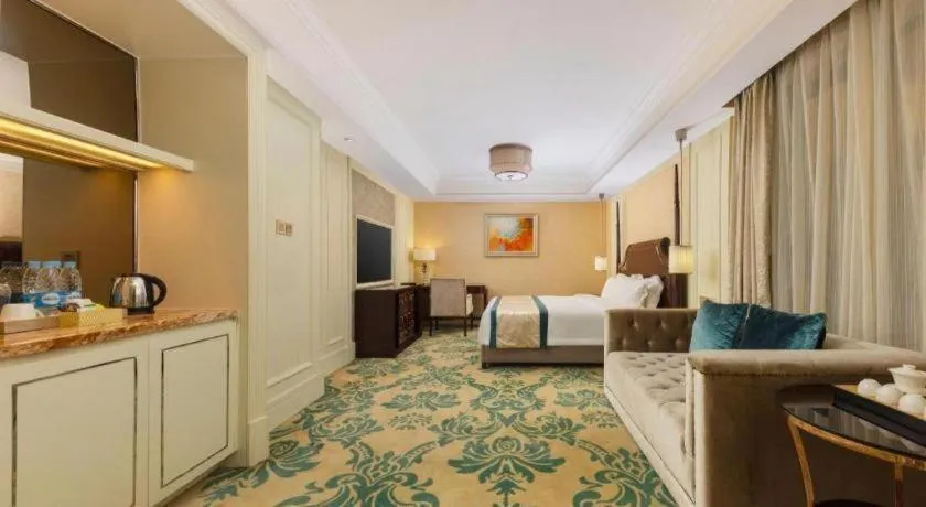 Bed in Lake Piedmont International Hotel