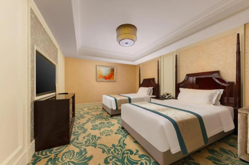 Bed in Lake Piedmont International Hotel