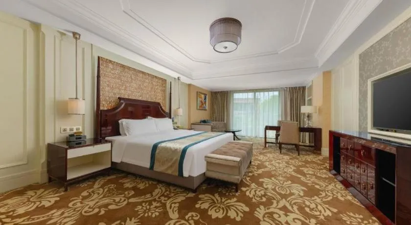 Bed in Lake Piedmont International Hotel