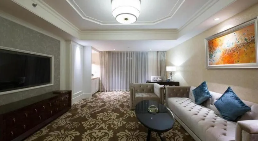 Bed in Lake Piedmont International Hotel