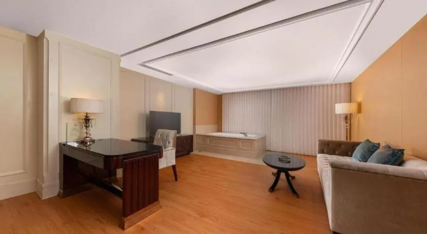 Lake Piedmont International Hotel