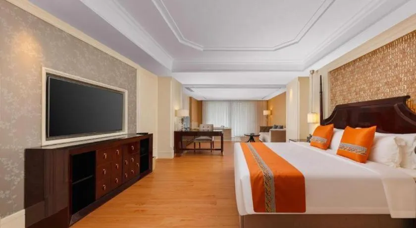 Bed in Lake Piedmont International Hotel