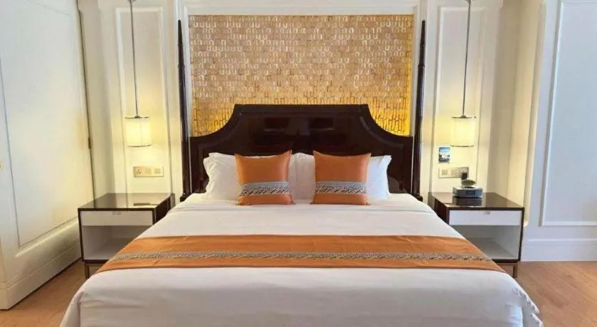 Bed in Lake Piedmont International Hotel
