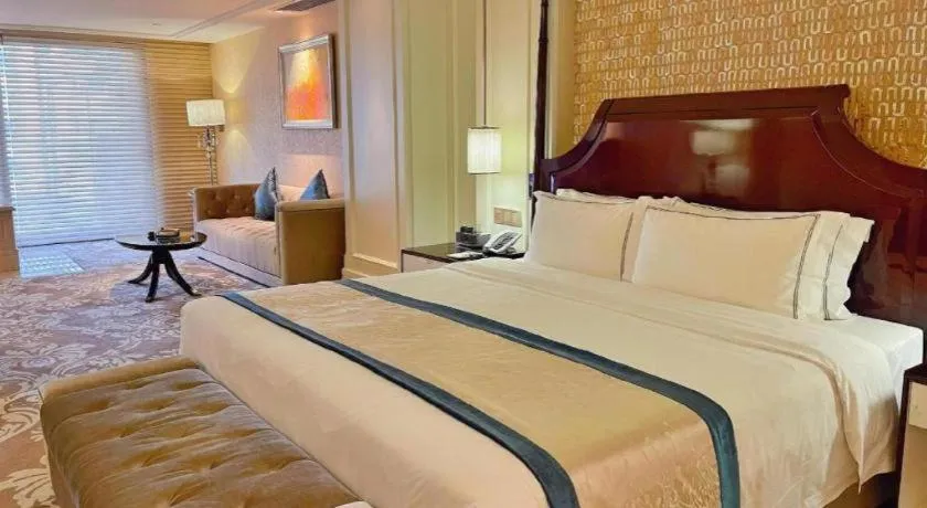 Bed in Lake Piedmont International Hotel