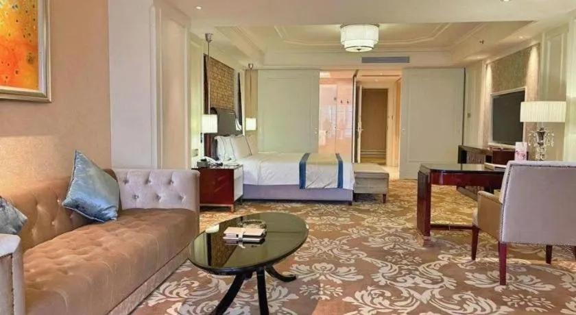 Bed in Lake Piedmont International Hotel