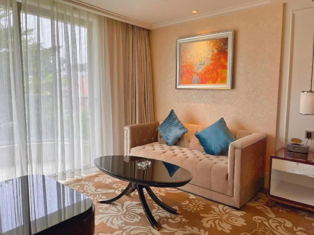 Lake Piedmont International Hotel