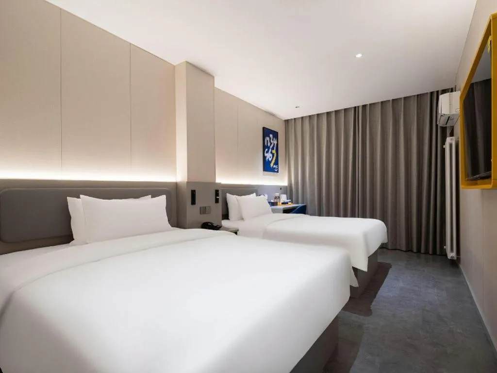 Bed in 7 Days Inn Qingdao Shandong Road Zhenning Overpass Branch