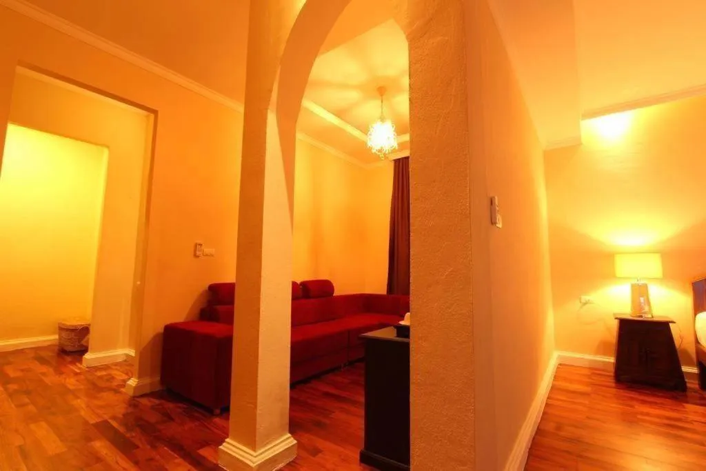 Le Luxe Boutique Hotel