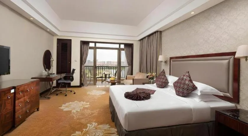 Bed in Country Garden Phoenix Hotel Maoming