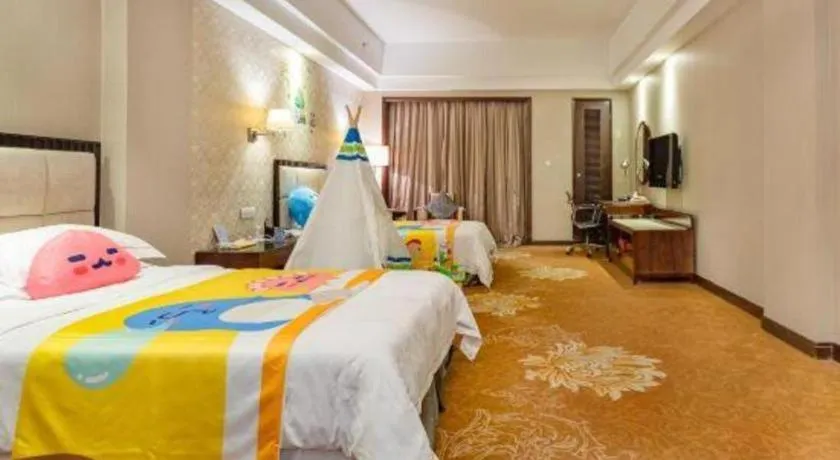 Bed in Country Garden Phoenix Hotel Maoming