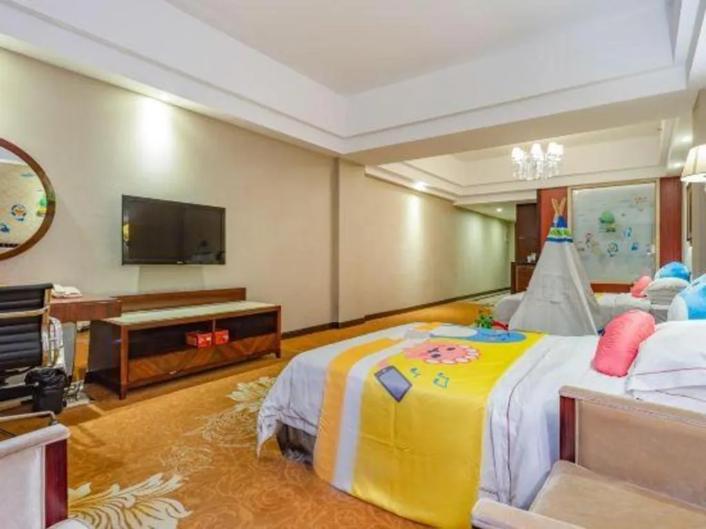 Bed in Country Garden Phoenix Hotel Maoming