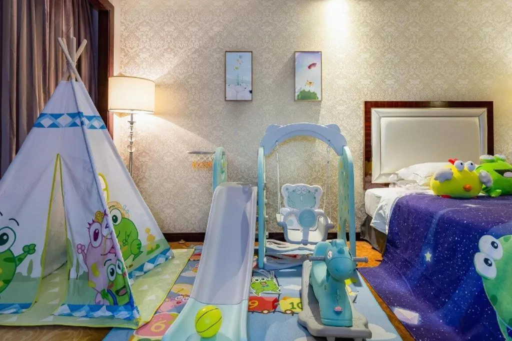 Bed in Country Garden Phoenix Hotel Maoming