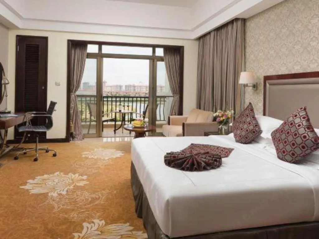 Bed in Country Garden Phoenix Hotel Maoming