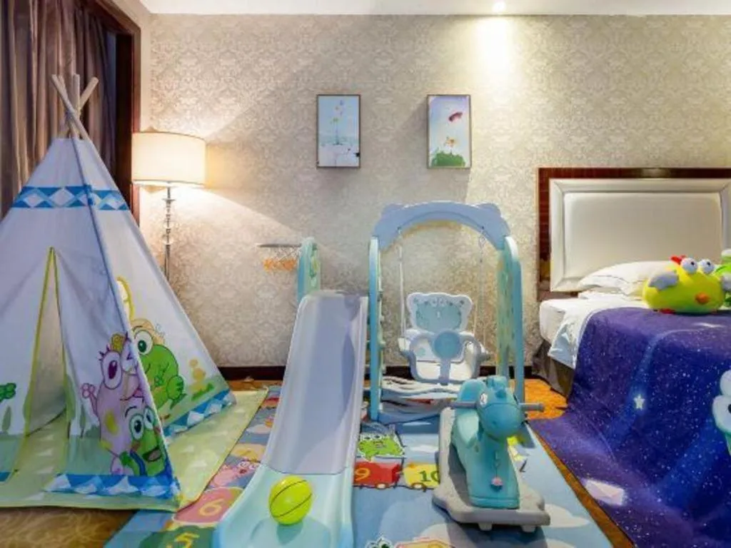 Bed in Country Garden Phoenix Hotel Maoming