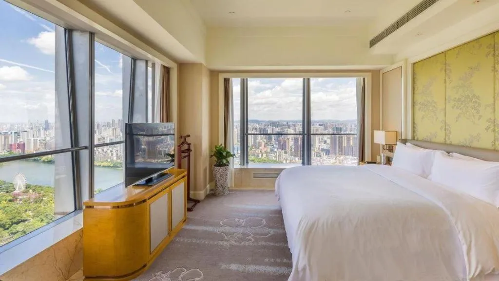 Bed in Ming Du Lakeside Hotel Nanning