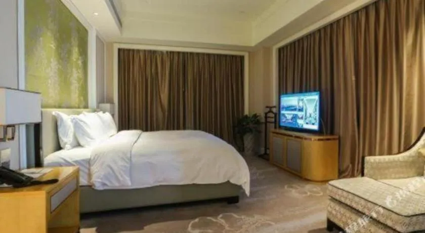 Bed in Ming Du Lakeside Hotel Nanning