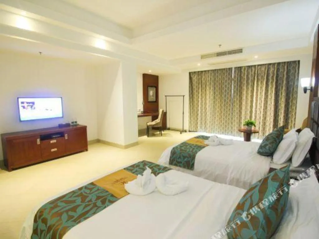 Bed in Qionghai Jin Mao Hotel