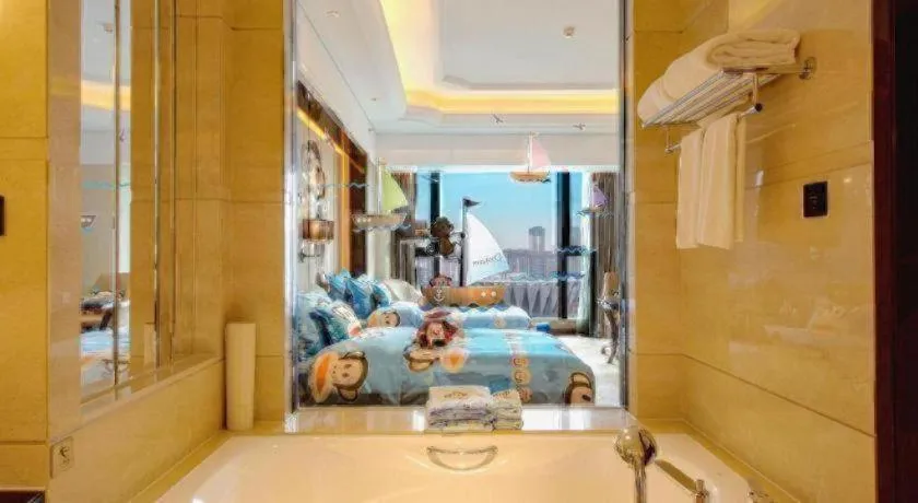 Bed in Wyndham Grand Plaza Royale Xianglin Shaoyang