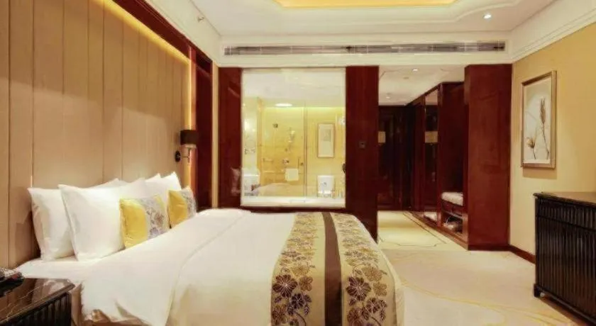 Bed in Wyndham Grand Plaza Royale Xianglin Shaoyang