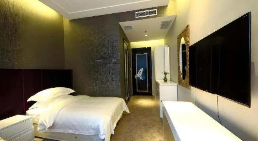 Bed in Harbin Ju Jian Hotel