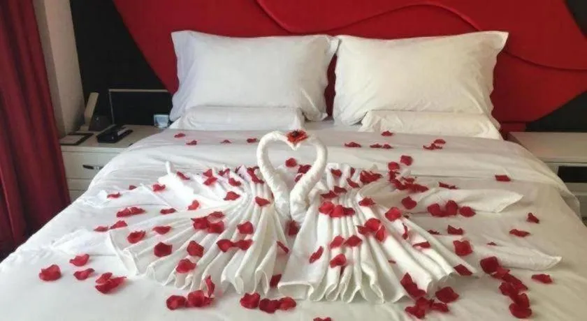 Bed in Harbin Ju Jian Hotel