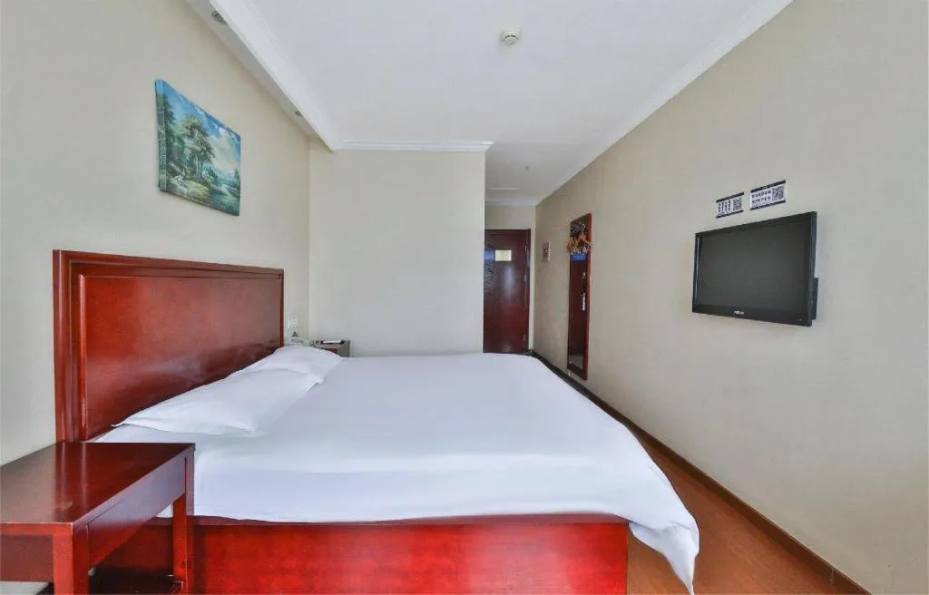 Bed in GreenTree Inn Beijing Daxing Xingye Street Liyuan Business Hotel