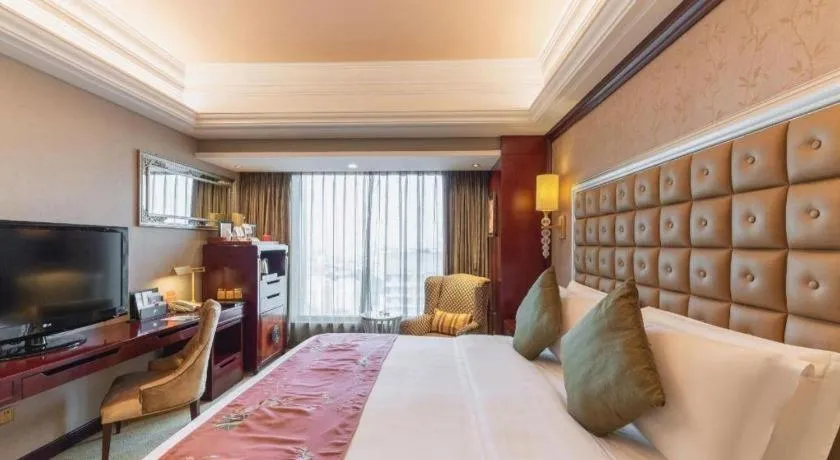Bed in Shenyang Royal Wan Xin Hotel