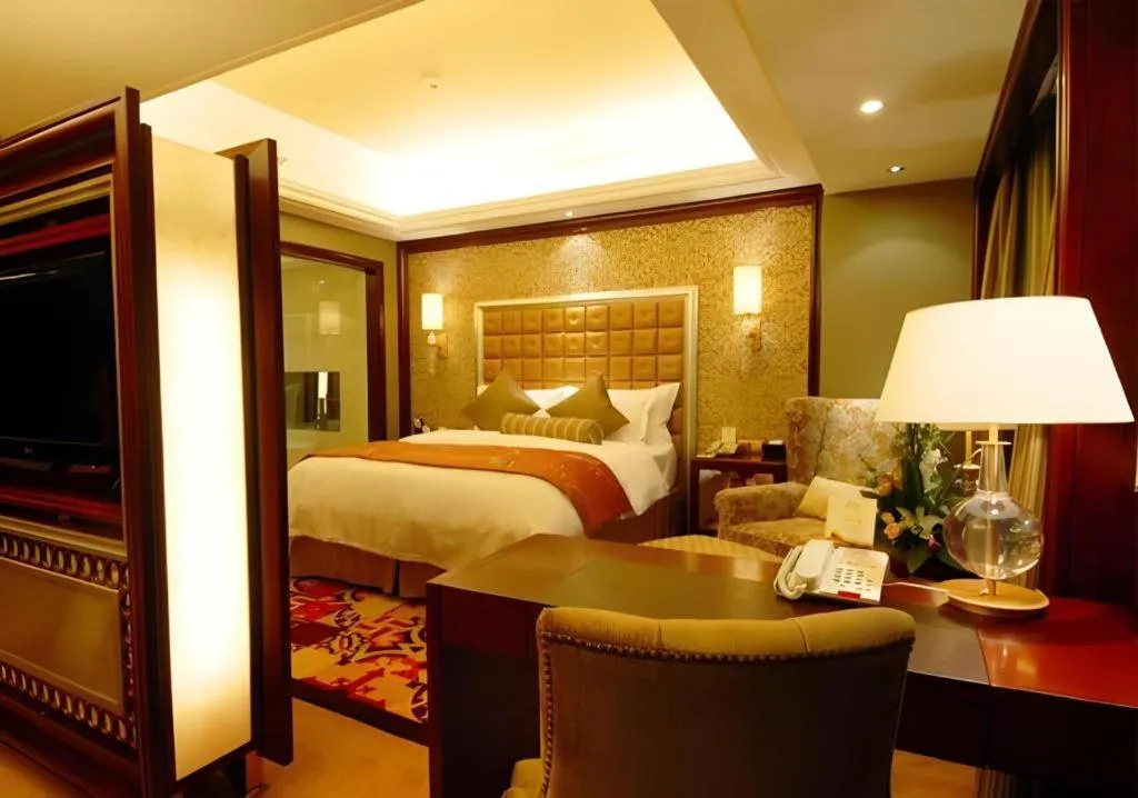 Bed in Shenyang Royal Wan Xin Hotel