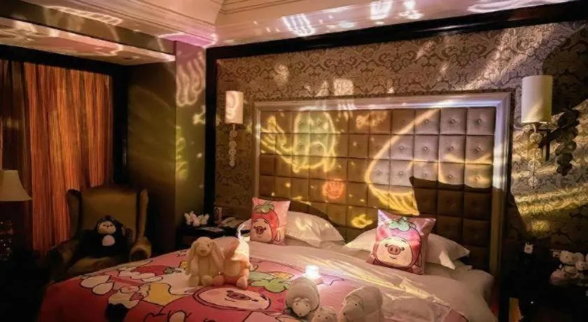 Bed in Shenyang Royal Wan Xin Hotel